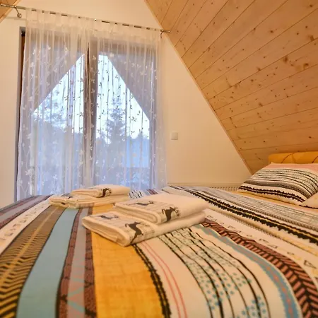 Brvnara Mont 1 Semesterbostad *