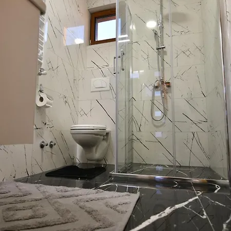 Brvnara Mont 1 Case de vacanță