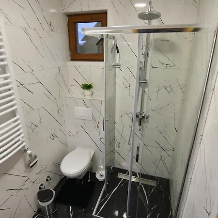 Semesterbostad Brvnara Mont 1 *