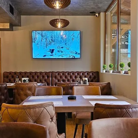 Semesterbostad Brvnara Mont 1