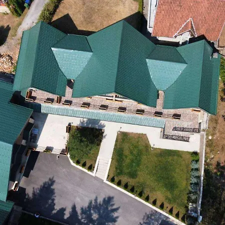 Case de vacanță Brvnara Mont 1 *